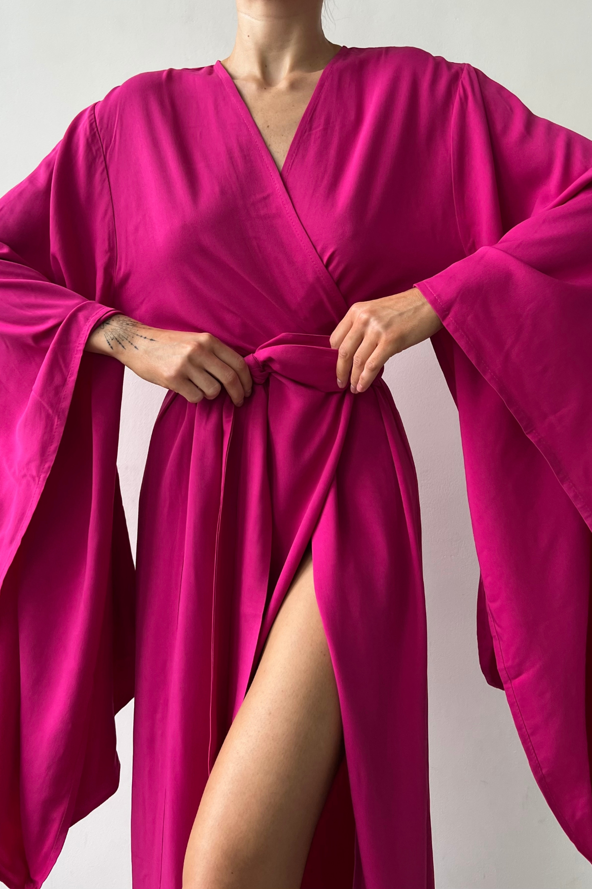 Breeze Fuchsia Kimono Robe